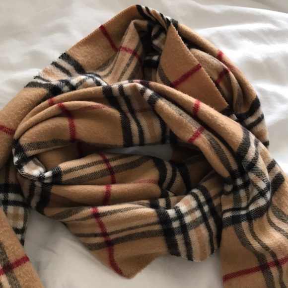 Checker pattern scarf - Picture 3 of 3